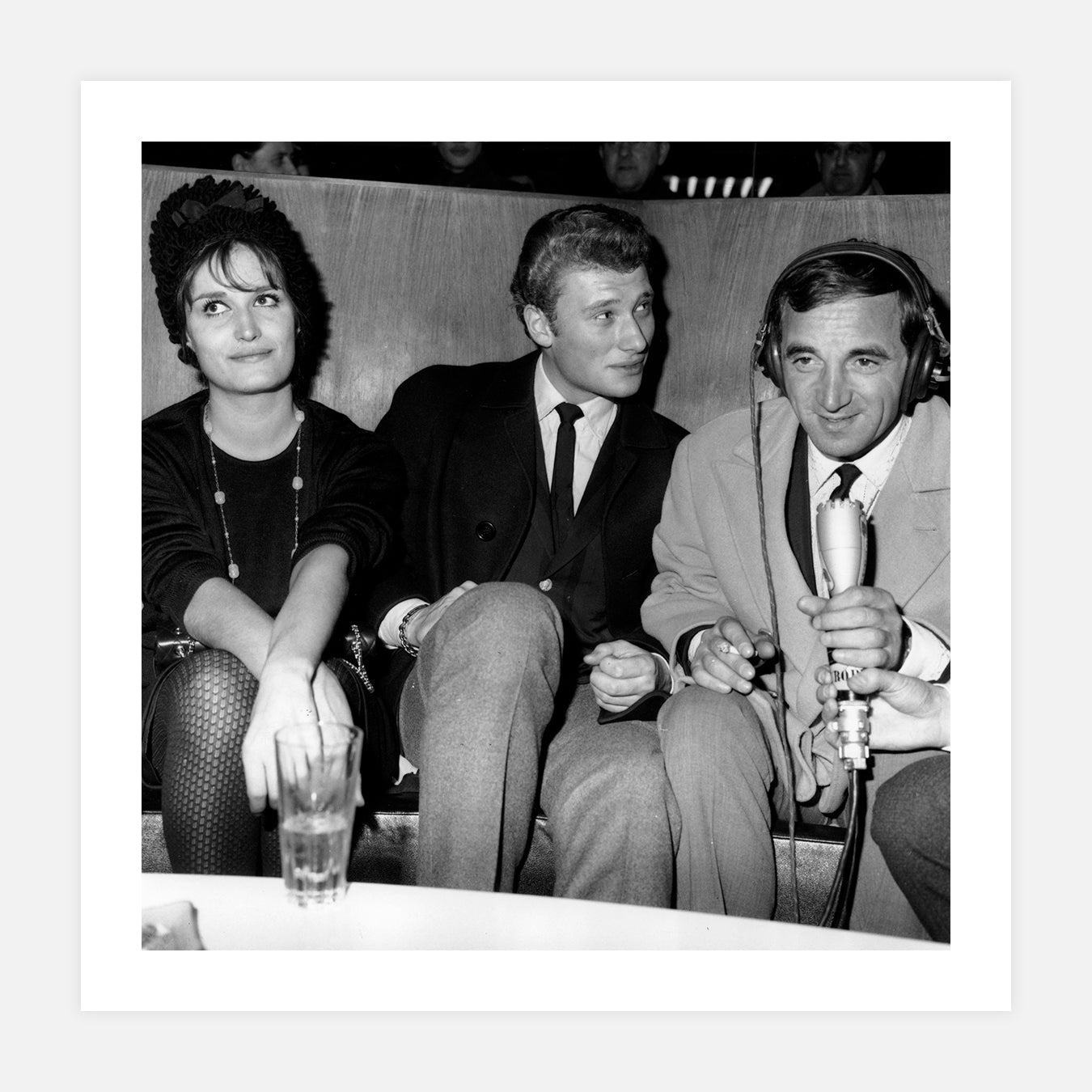 idee-decoration-interieur-photo-noir-et-blanc-vintage- dalida-hallyday-aznavour